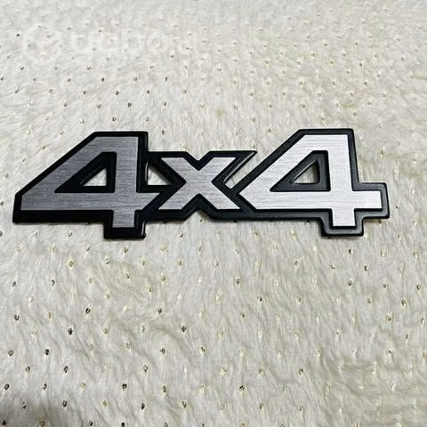 Logo metálico auto 4x4