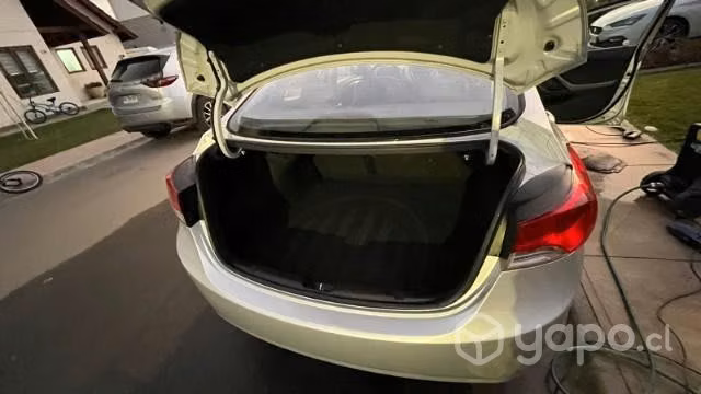 Hyundai Elantra 2014 - Imagen 6