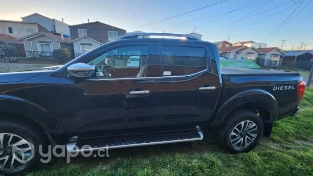 Vendo Nissan np300 Le FULL O PERMUTA