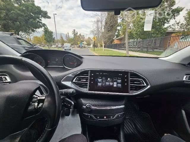 Vendo o permuto Pegueot 308 año 2017 motor 1.2 - Imagen 5