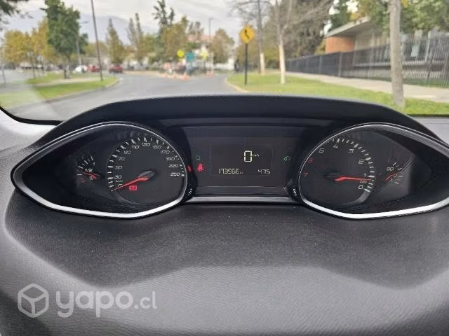 Vendo o permuto Pegueot 308 año 2017 motor 1.2 - Imagen 6