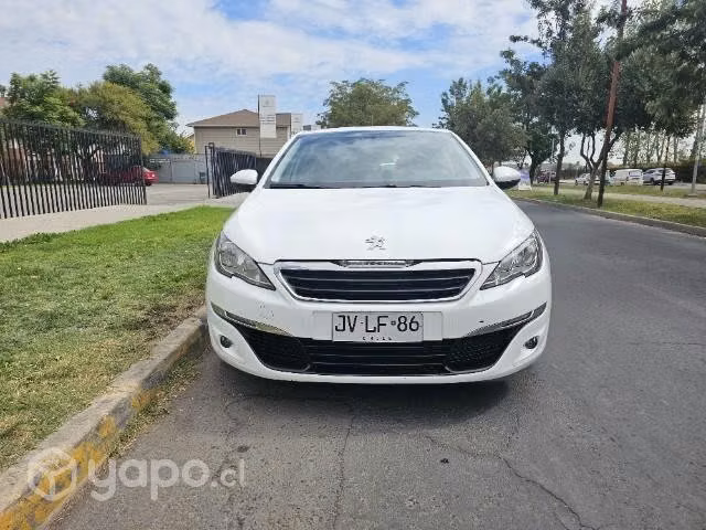Vendo o permuto Pegueot 308 año 2017 motor 1.2 - Imagen 2