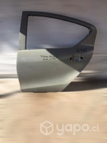 Puerta trasera lh toyota prius 2018-2021