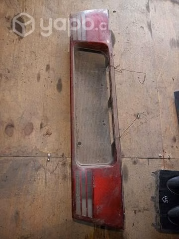 Suzuki swift 1993 embellecedor maleta completo