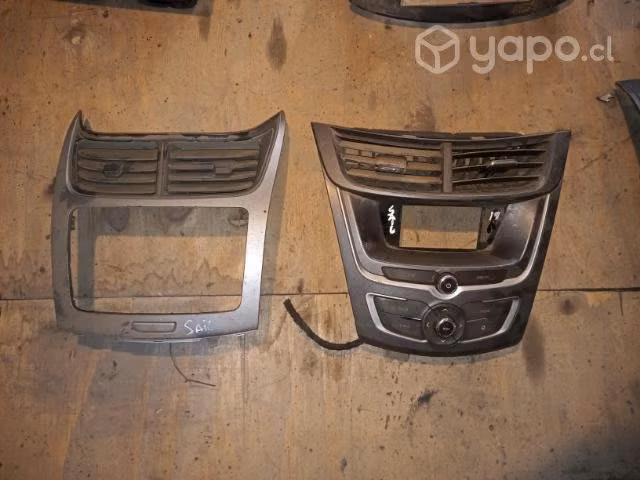 Chevrolet sail consola central panel radio comple - Imagen 1