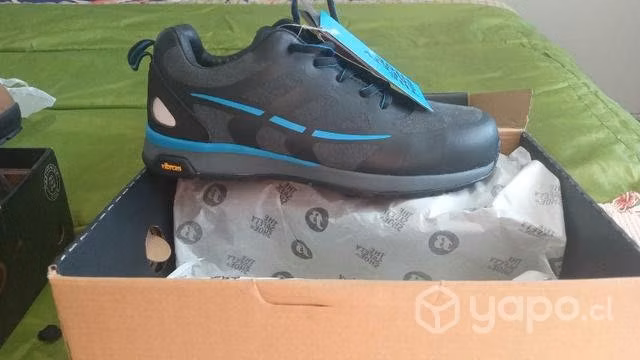 Zapatos de seguridad nuevo