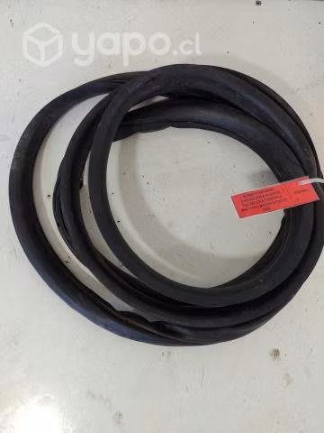 Goma Contorno Carroceria Del Der (MBT1197) BT50