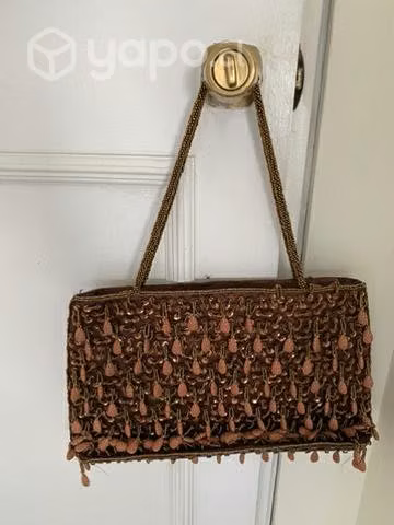 Cartera bordada
