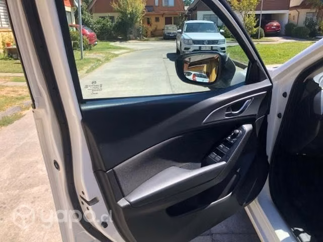 Se vende mazda 3, año 2019, automático, 6 vel