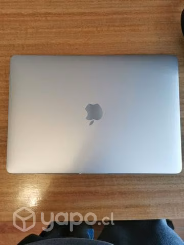 MacBook Pro 13 chip M1, 8 gb RAM, 256 gb SSD