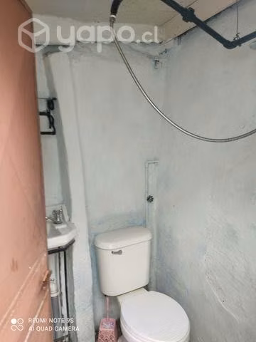 Se arrienda casa de interior en cerro baron