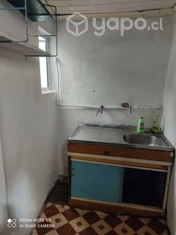 Se arrienda casa de interior en cerro baron