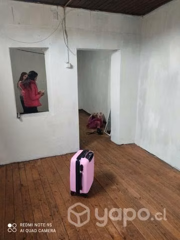 Se arrienda casa de interior en cerro baron