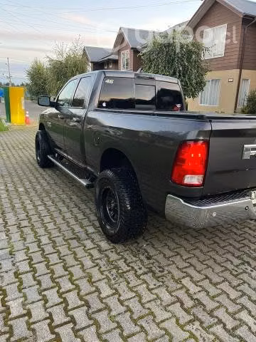 Ram 1500 permuto - Imagen 4