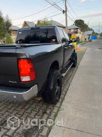 Ram 1500 permuto - Imagen 3