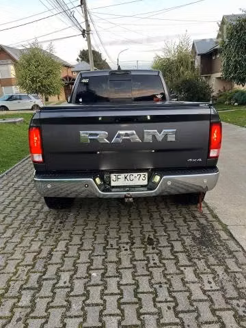 Ram 1500 permuto - Imagen 2