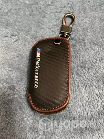 Llavero auto llave BMW con caja metálica