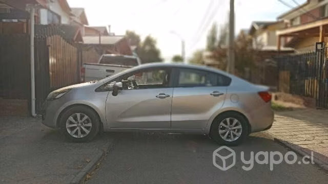 2015 Kia Río Automático - Imagen 4