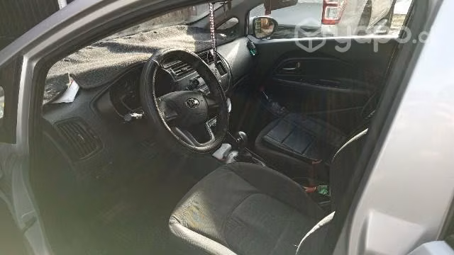 2015 Kia Río Automático - Imagen 5