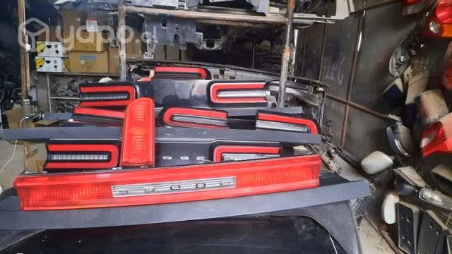 Muñon trasero dodge challenger