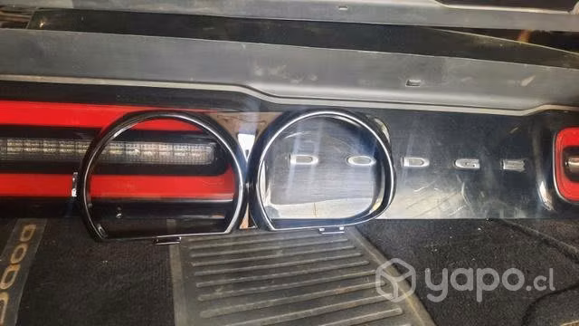 Guardafango trasero dodge challenger
