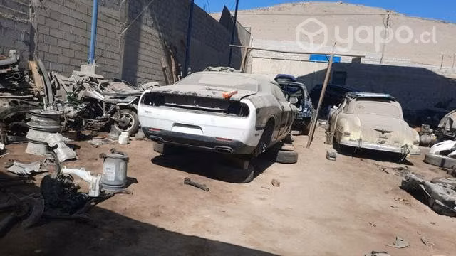 Maletero dodge challenger