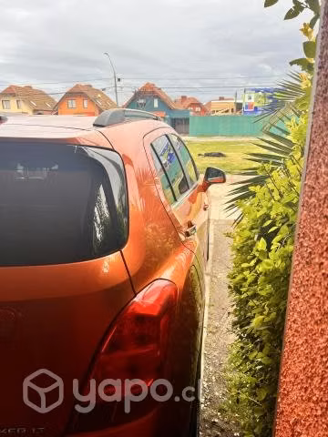Se vende CHEVROLET TRACKER  2016