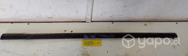 Moldura Lame Vidrio Pta del der (MBC051) BT50 2019