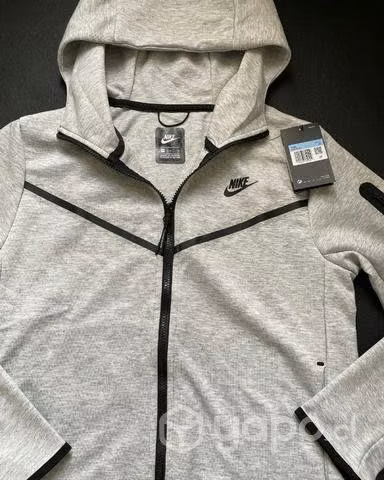 Nike tech flecce plomo