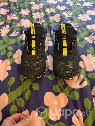 Zapatillas UNDER ARMOUR