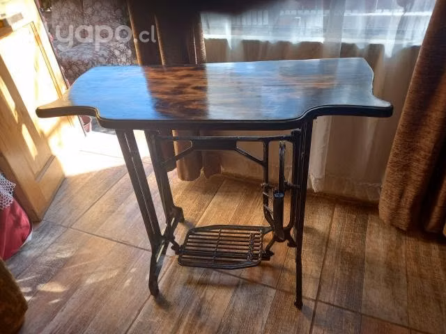 Mesa arrimo base maquina coser antigua