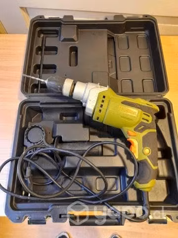 Taladro percutor 900W Bauker casi nuevo