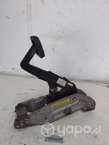 Pedal Embrague (MBZ008) Mazda BT50 2019 4x4