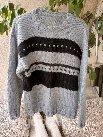 Sweater Gray and black