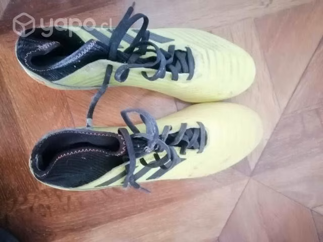 Zapatos de futbol