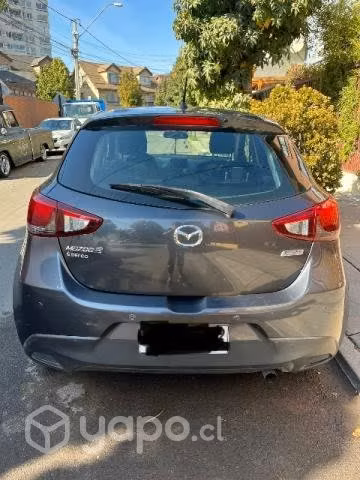 Auto Mazda 2