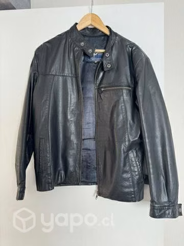 Chaqueta de cuero negra