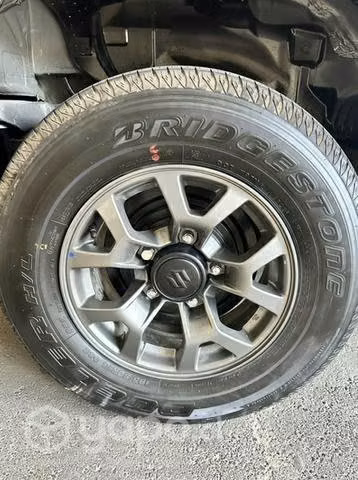 5 neumáticos de Jimny como nuevos - Imagen 3