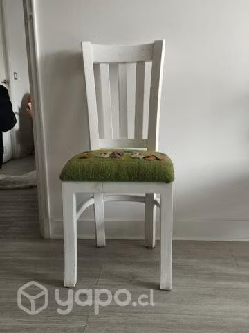 Silla de madera con diseño bordada a mano - Imagen 2