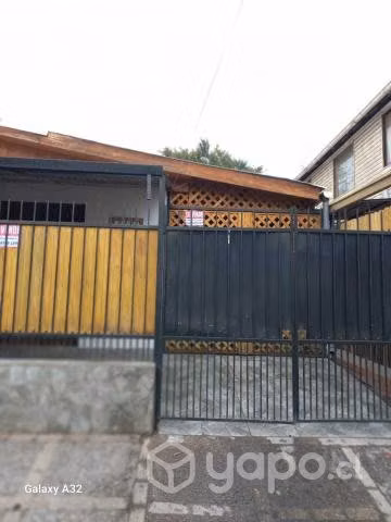 Se vende casa, en el Bosque. Santiago