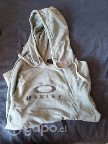 Poleron Oackley Verde Claro. Hoddie con gorro