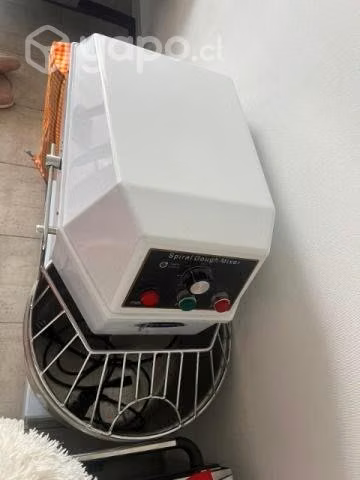 Amasadora industrial de 32 litros - Imagen 3