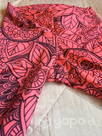 Calzas lycra gruesa - color rosa flúor con diseño