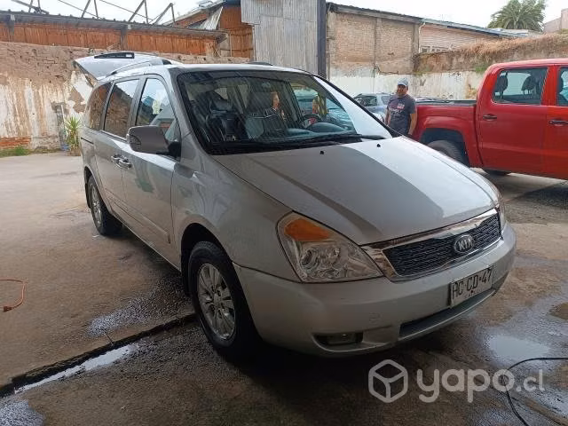 Kia grand carnival 2015