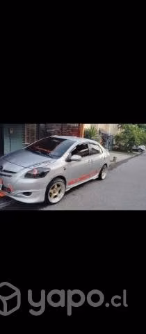 Vendo Toyota Yaris sedan