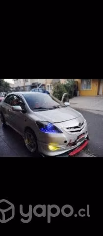 Vendo Toyota Yaris sedan