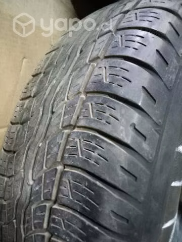 Llanta con neumático 225- 70-R16 bridgestone duele
