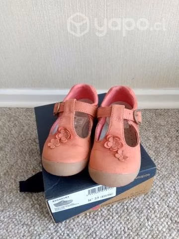 Variedad zapato y botines niñas