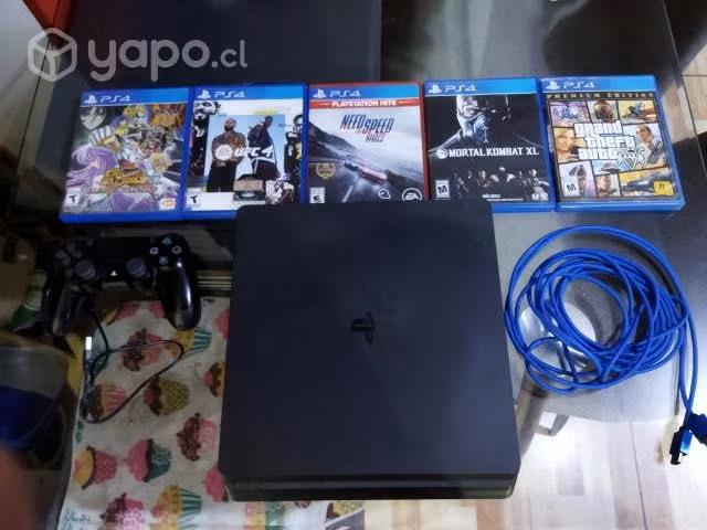 Ps4 slim 1tb con 1 mando y 5 juegos