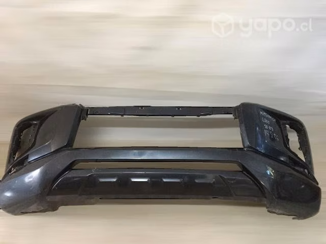Parachoque delantero Mitsubishi L